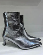 Load image into Gallery viewer, Halmanera Boots
